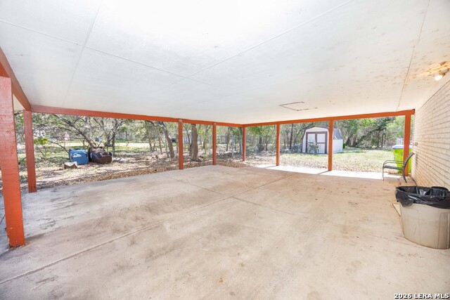 Image 23 of 40 For 9623 Geronimo Oaks