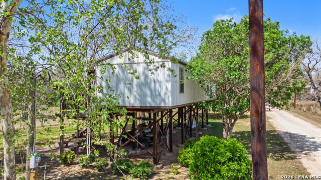 Image 16 of 25 For 1250 Darst Creek