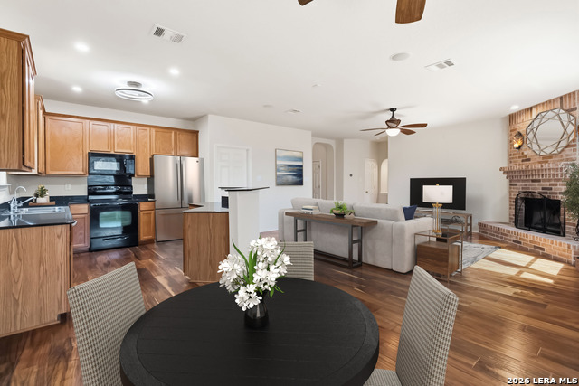 Image 8 of 40 For 318 Bright Chase