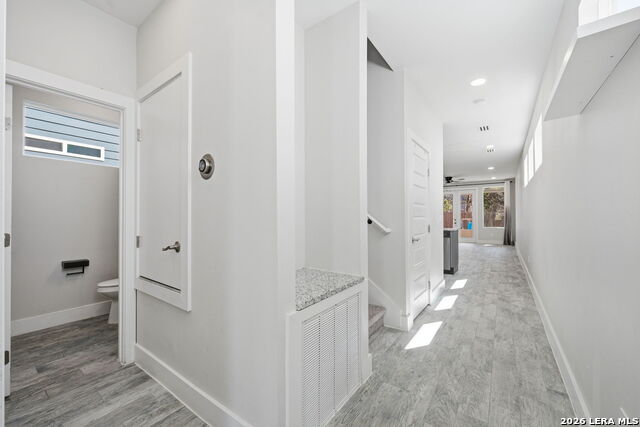 Image 10 of 43 For 344 Claremont