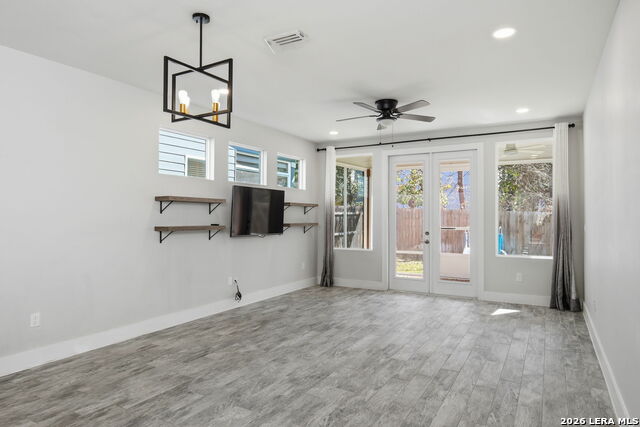 Image 13 of 43 For 344 Claremont