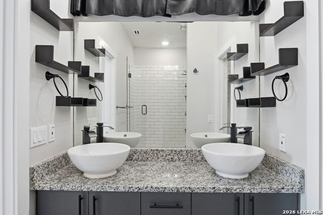 Image 29 of 43 For 344 Claremont