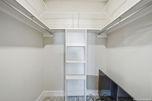 Image 31 of 43 For 344 Claremont