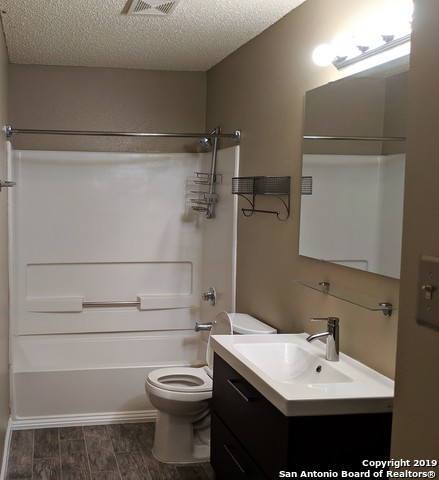 Image 13 of 29 For 8518 Park Olympia