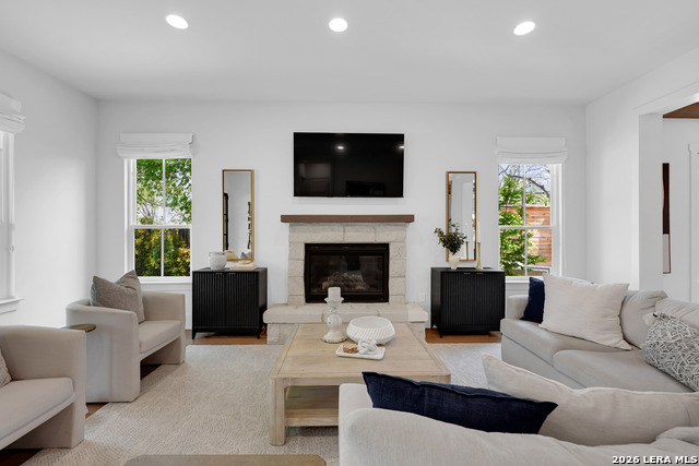 Image 19 of 63 For 415 Ogrady  