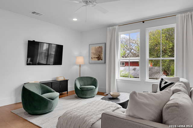 Image 40 of 63 For 415 Ogrady  