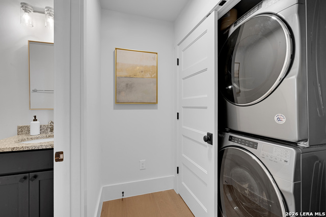 Image 60 of 63 For 415 Ogrady  