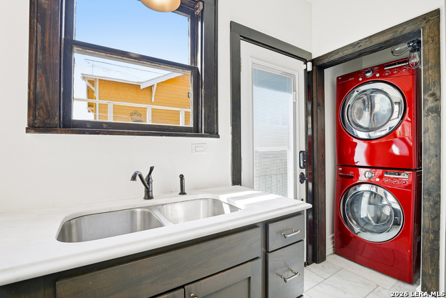 Image 14 of 60 For 162 Davis Ct