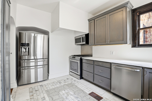 Image 15 of 60 For 162 Davis Ct