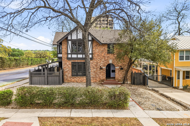 Image 2 of 60 For 162 Davis Ct