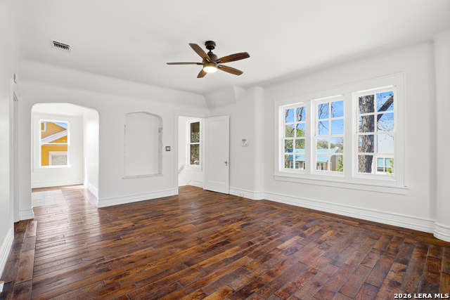 Image 29 of 60 For 162 Davis Ct