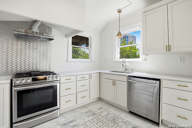 Image 33 of 60 For 162 Davis Ct