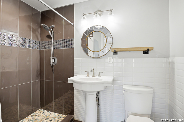 Image 39 of 60 For 162 Davis Ct