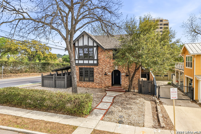 Image 4 of 60 For 162 Davis Ct