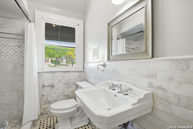 Image 42 of 60 For 162 Davis Ct