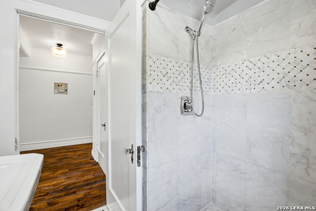 Image 43 of 60 For 162 Davis Ct