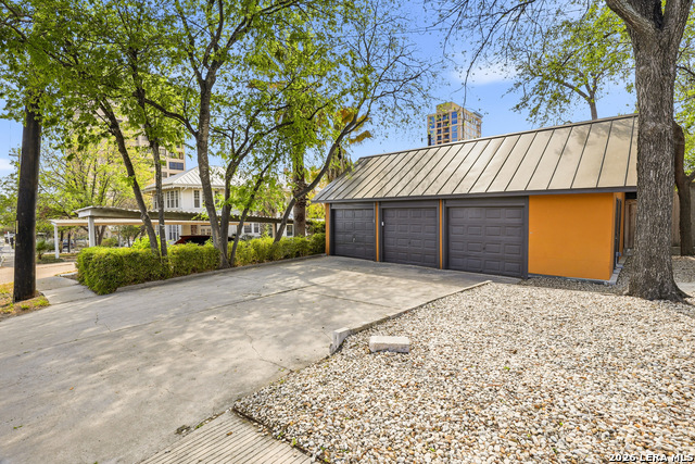 Image 52 of 60 For 162 Davis Ct