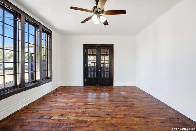 Image 7 of 60 For 162 Davis Ct