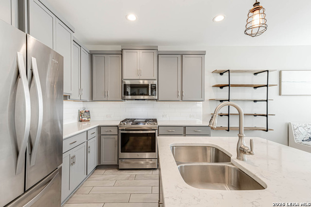 Image 12 of 29 For 1426 Sandalwood Ln E