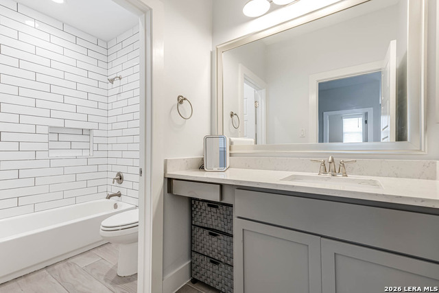 Image 24 of 29 For 1426 Sandalwood Ln E