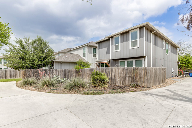 Image 28 of 29 For 1426 Sandalwood Ln E