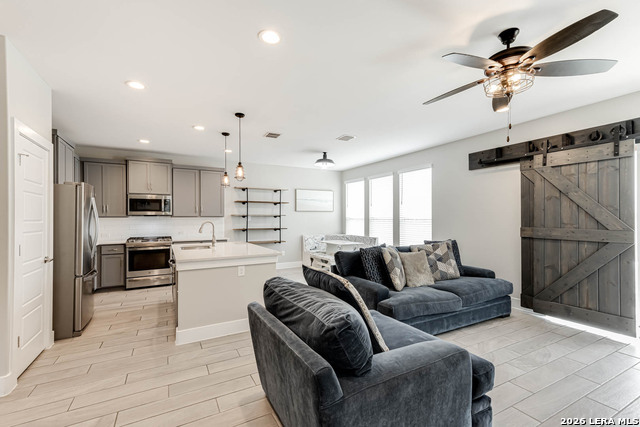 Image 8 of 29 For 1426 Sandalwood Ln E