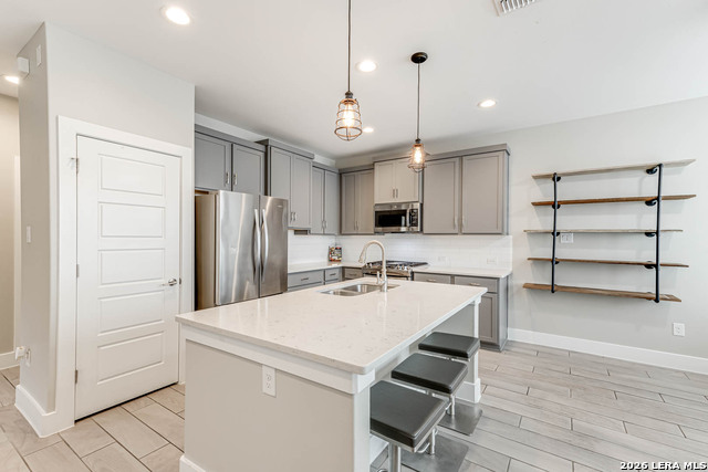 Image 9 of 29 For 1426 Sandalwood Ln E