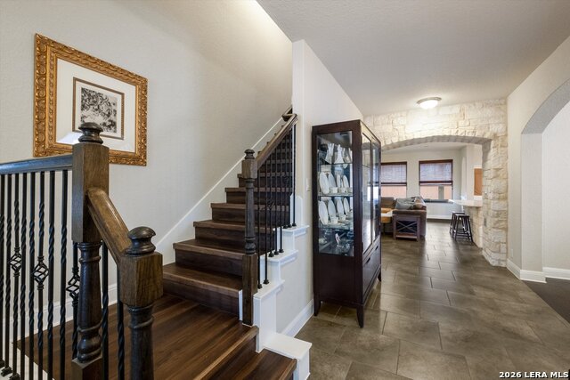 Image 5 of 26 For 253 Bee Caves Cove