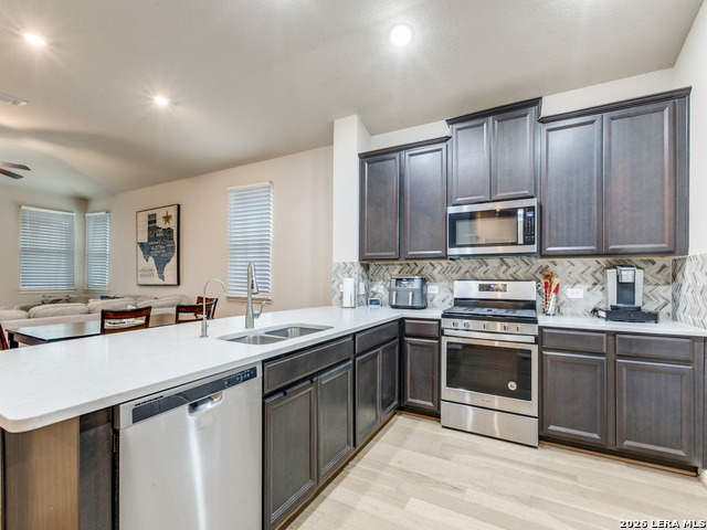 Image 12 of 25 For 11660 Troubadour