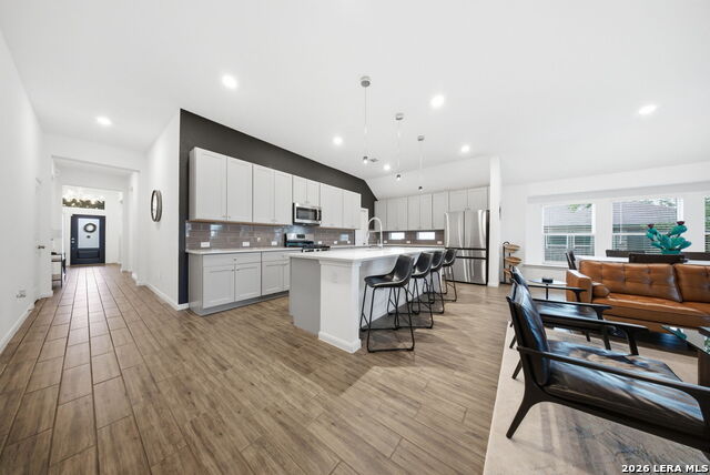 Image 4 of 31 For 5440 Tallgrass