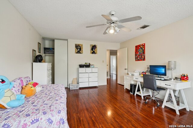 Image 32 of 43 For 11158 Cedar Park