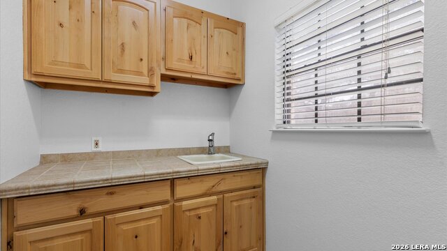 Image 23 of 42 For 10808 Dedeke Dr