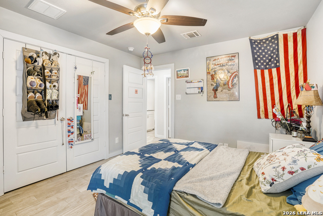 Image 18 of 29 For 1209 Covered Wagon