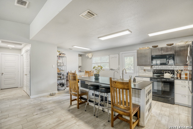 Image 9 of 29 For 1209 Covered Wagon