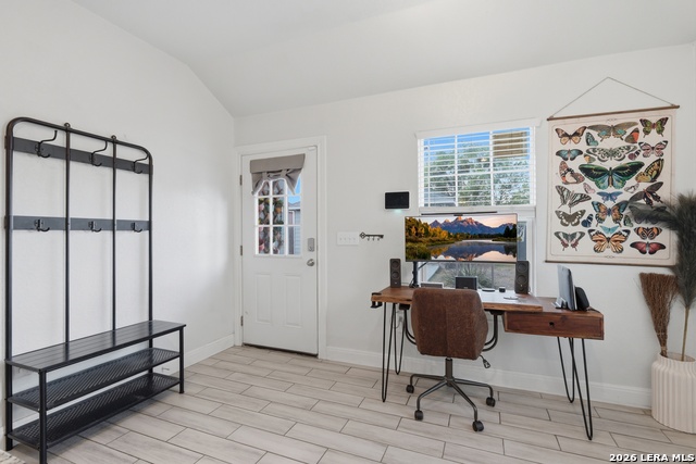 Image 24 of 50 For 5727 Midcrown