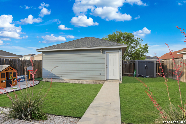 Image 37 of 50 For 5727 Midcrown