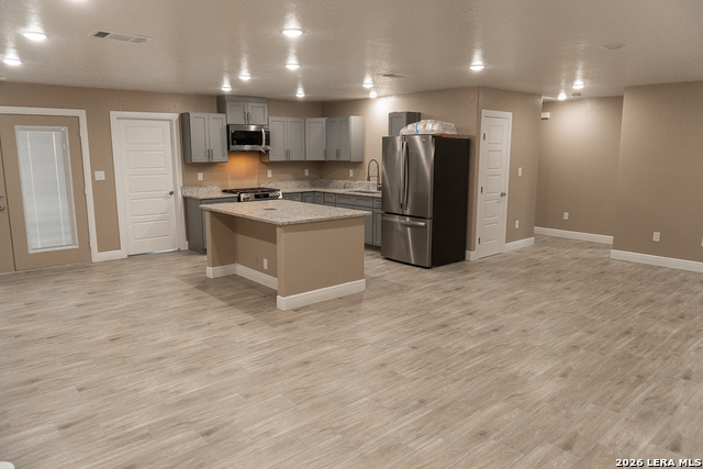 Image 19 of 31 For 4719 Old Coach