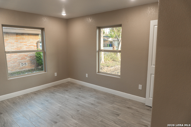 Image 22 of 31 For 4719 Old Coach