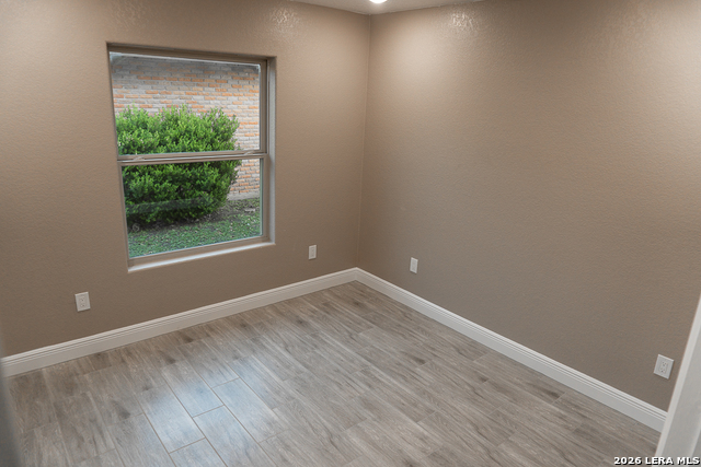 Image 23 of 31 For 4719 Old Coach