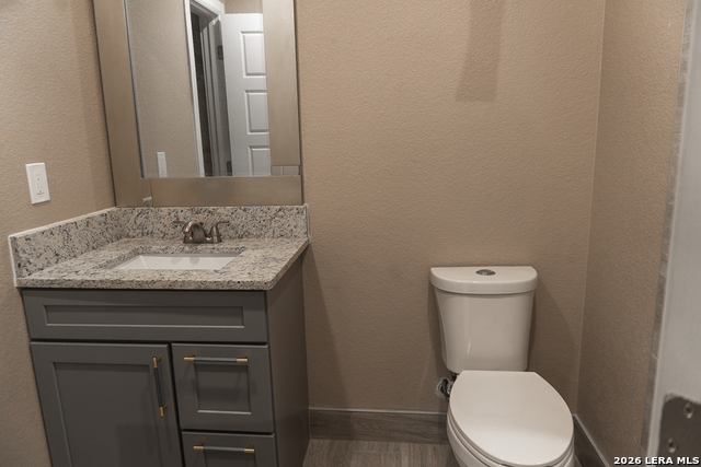 Image 24 of 31 For 4719 Old Coach