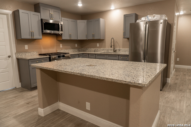 Image 28 of 31 For 4719 Old Coach