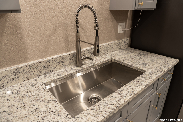 Image 29 of 31 For 4719 Old Coach