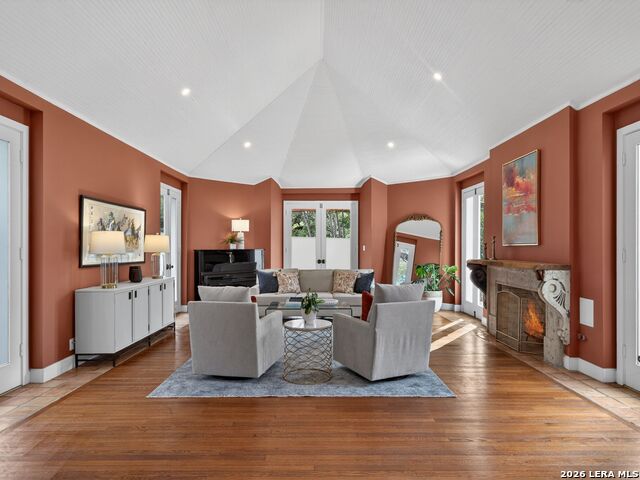 Image 9 of 52 For 7887 New Braunfels Ave N