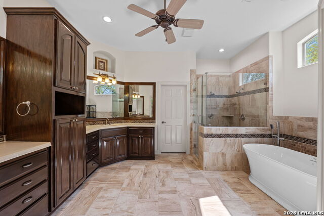 Image 18 of 37 For 30017 Fairway Vista