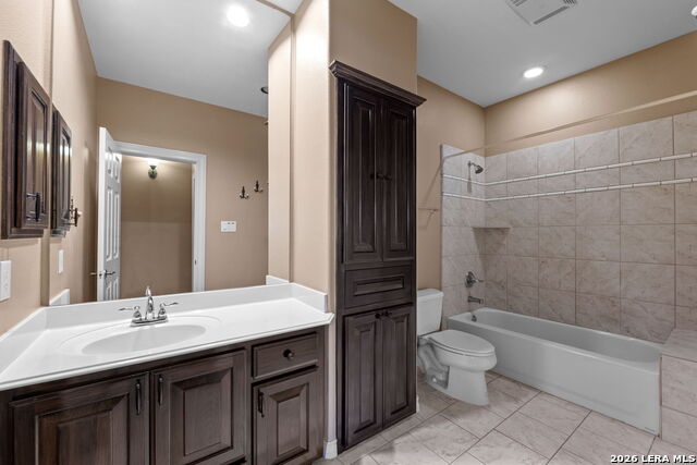 Image 28 of 37 For 30017 Fairway Vista