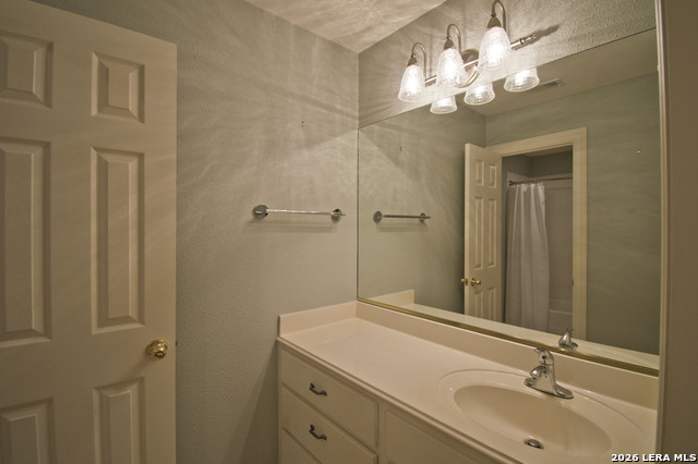 Image 29 of 54 For 17323 Fountain Bluff Dr