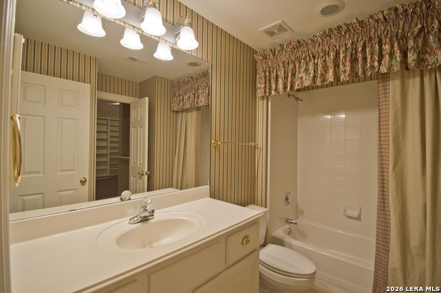 Image 35 of 54 For 17323 Fountain Bluff Dr