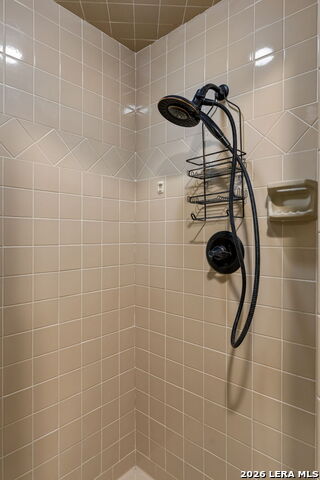 Image 18 of 36 For 4330 Hollow Hill