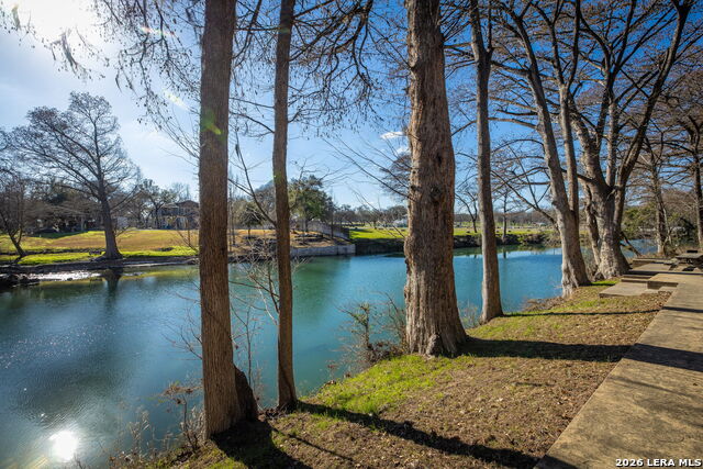 Image 11 of 32 For 1247 Gruene Rd  302