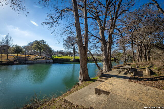 Image 12 of 32 For 1247 Gruene Rd  302